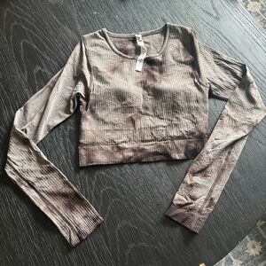 LULULEMON Women's Ebb to Street Size 6 Long Sleeved